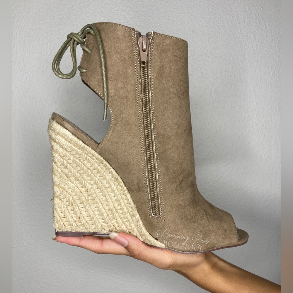 NWT Size 8.5 JustFab Taupe Suede Jacklin Peep Toe Open Heel Lace Up Wedge Sandal